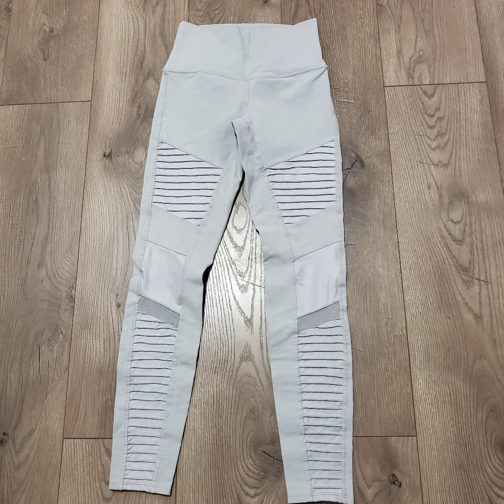 Alo Yoga Moto Leggings Pant EUC Silver Gray Size Small 28"